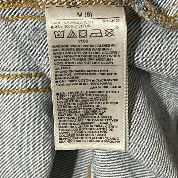 Old Navy women’s/teen size M long sleeve medium wash denim jean jacket - Picture 4 of 10